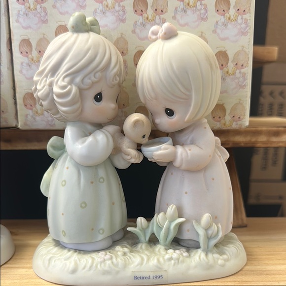 Precious Moments Pastel Figurine Set - Picture 3 of 6